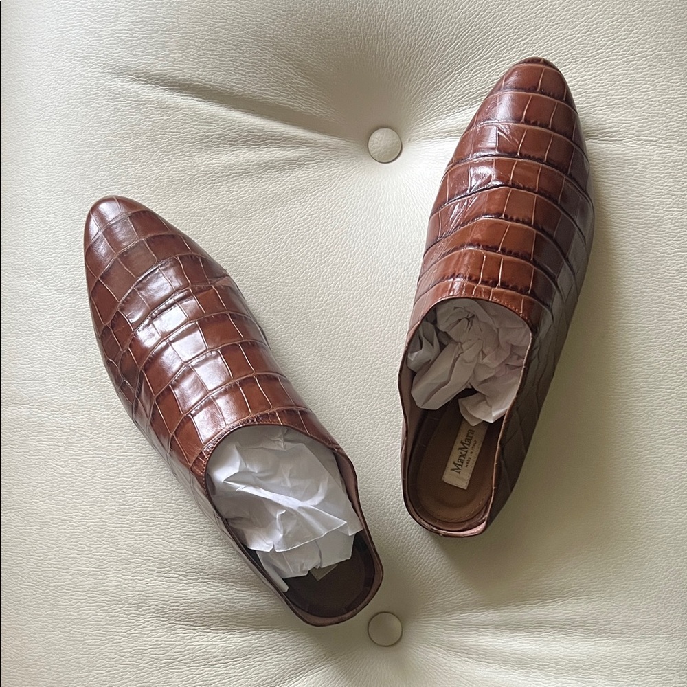 MaxMara Brown Leather Crocodile Embossed Loafer Slides, Size 39